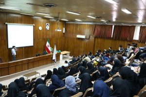 IMG 9327 2 300x200 - گزارش تصویری دور جدید همایش موفقیت در آزمون علوم پایه؛ اصفهان