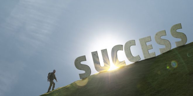 motivational composition goal achievement 660x330 - ۲۰ نقل قول موفقیت از مارک زاکربرگ
