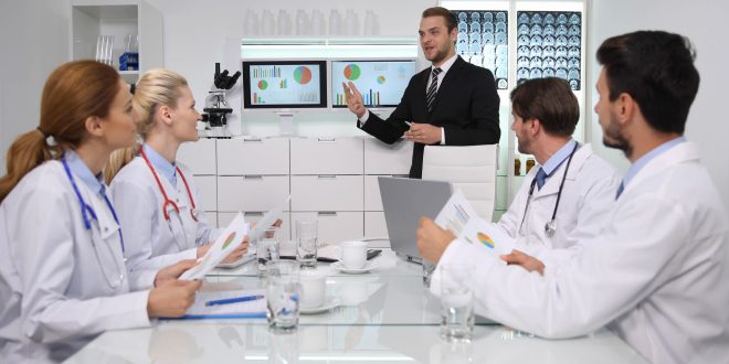 Health Care Financial Consultant healthcare supply chain 660x330 - چگونه Health MBA جهان سلامت را متحول می‌کند؟